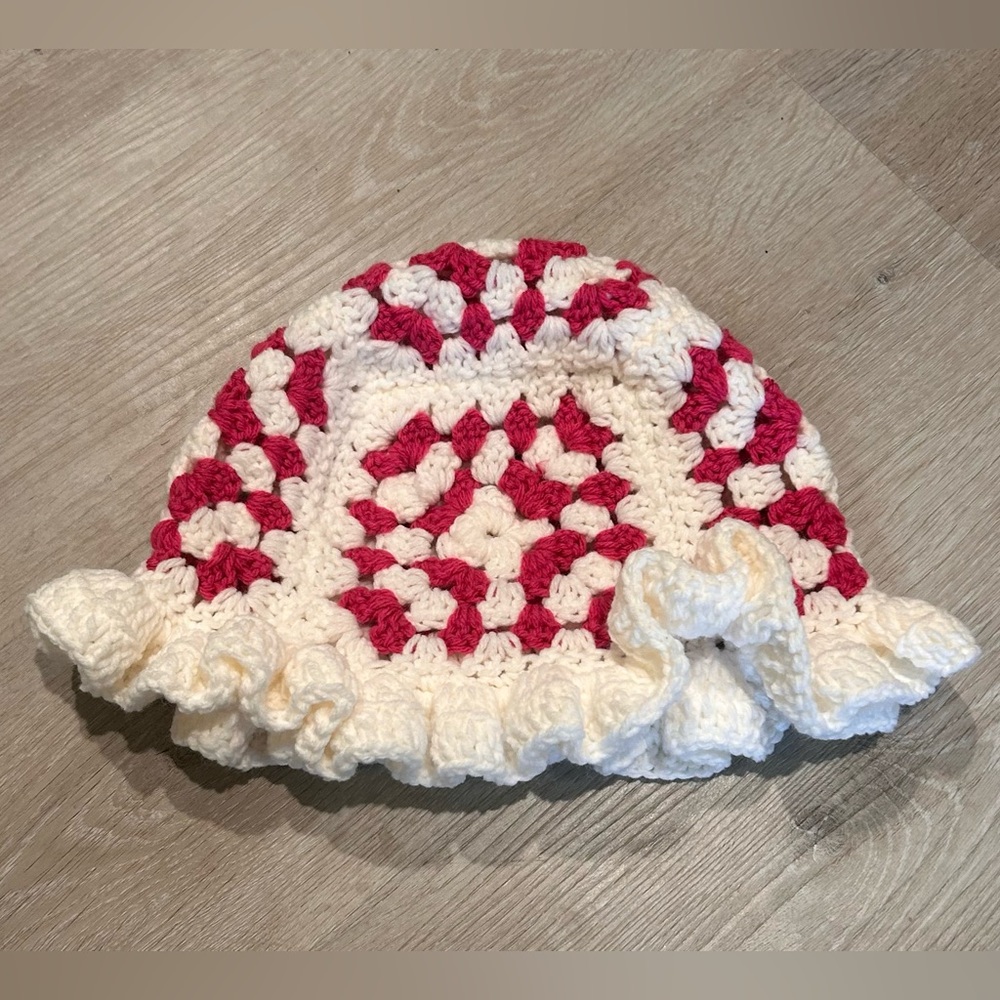 New design, one size fits all. Comes in kids sizes as well.